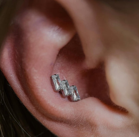 Titanium triple baguette crystal labret stud